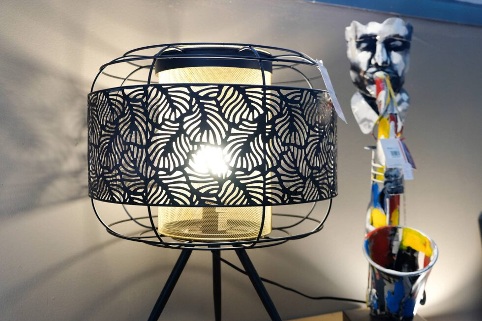 Lampe à poser, disponible dans votre magasin meubles et décoration à Ugine (73)
