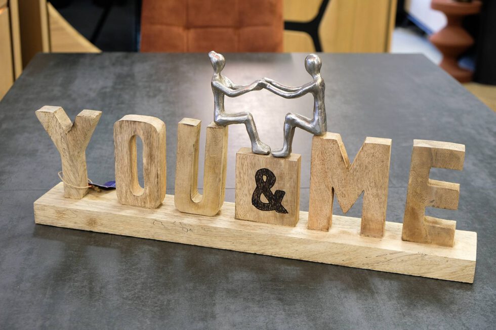 Lettrage à poser disponibles dans votre magasin meubles et décoration à Ugine (73)